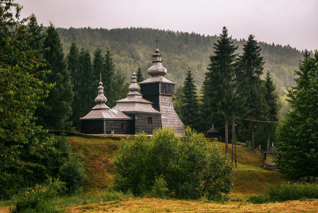Drewniane cerkwie Beskidu Niskiego.  
Cerkiew świętego Dymitra w Czarnej 