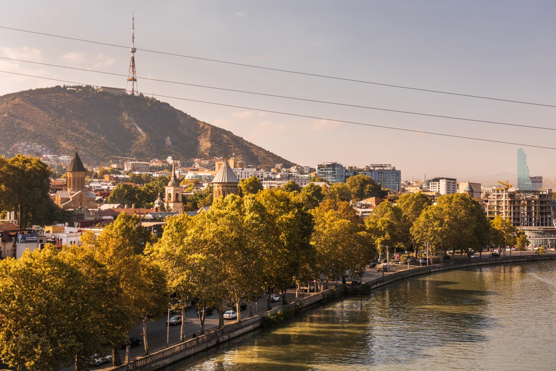 Największe atrakcje Tbilisi, co warto zobaczyć w Tbilisi? Panorama Tbilisi