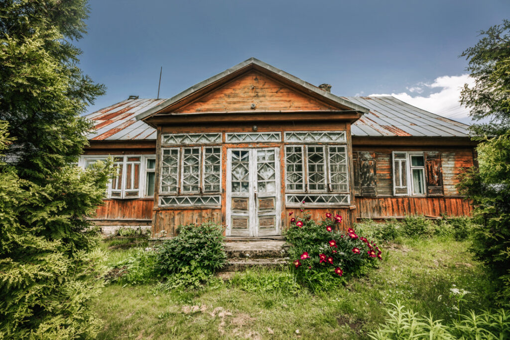 Największe atrakcje Podlasia - drewniana chata