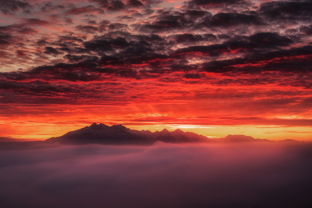Zachód słońca nad Tatrami, Wysoki Wierch, Pieniny.