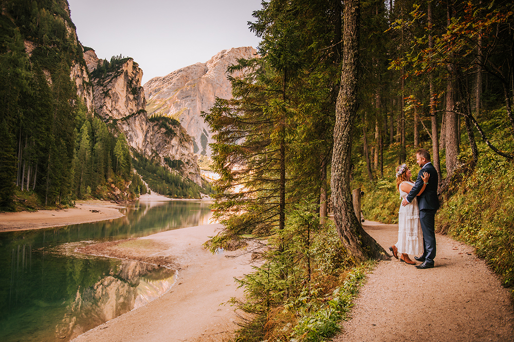sesja ślubna nad lago di braies, plener ślubny w Dolomitach