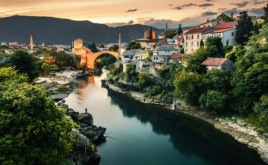 atrakcje Bośni i Hercegowiny, co warto zobaczyć w Bośni i Hercegowinie - Stary Most, atrakcje w Mostarze, co warto zobaczyć. Podróż przez Bałkany samochodem.