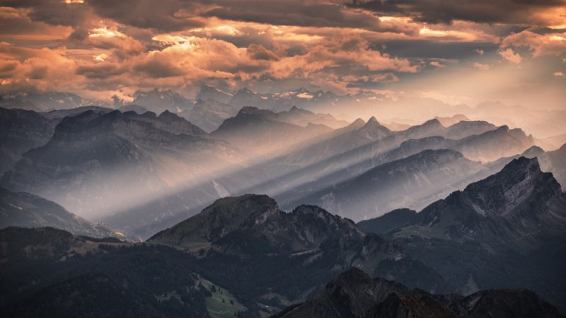 Masyw Alpstein, Prealpy Appenzellskie, Santis, Saentis, wschodnia Szwajcaria, największe atrakcje wschodniej Szwajcarii, region Appenzell, górskie szlaki w Szwajcarii, Alpy na weekend