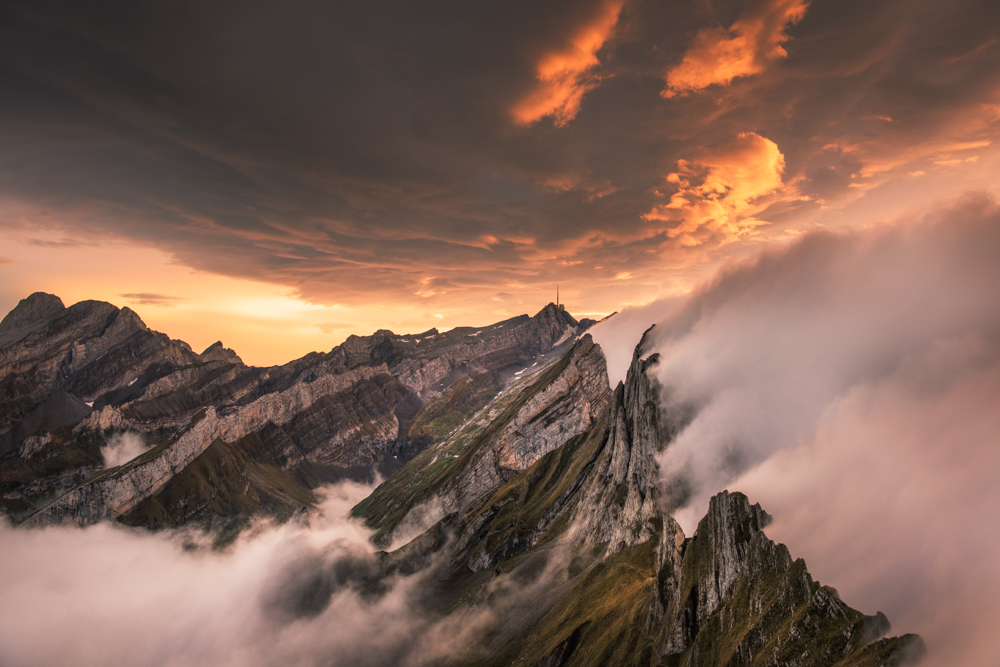 Masyw Alpstein, Prealpy Appenzellskie, Santis, Saentis, wschodnia Szwajcaria, największe atrakcje wschodniej Szwajcarii, region Appenzell, górskie szlaki w Szwajcarii, Alpy na weekend