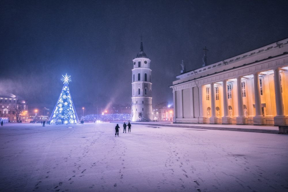 Wilno atrakcje, co zobaczyć w Wilnie, co warto zobaczyć w Wilnie, Katedra w Wilnie, Prospekt Giedymina, zwiedzanie Wilna, przewodnik po Wilnie, Wilno zimą, Jarmark Bożonarodzeniowy w Wilnie