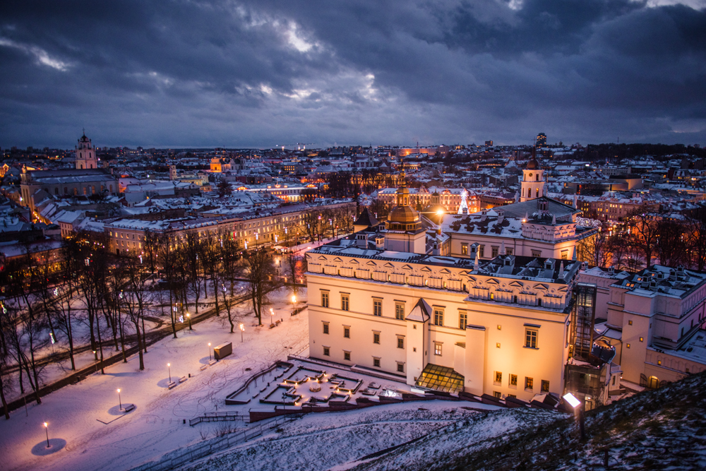 Wilno atrakcje, co zobaczyć w Wilnie, co warto zobaczyć w Wilnie, Wzgórze Giedymina, Góra Giedymina, zwiedzanie Wilna, przewodnik po Wilnie, Wilno zimą, Jarmark Bożonarodzeniowy w Wilnie, punkty widokowe w Wilnie