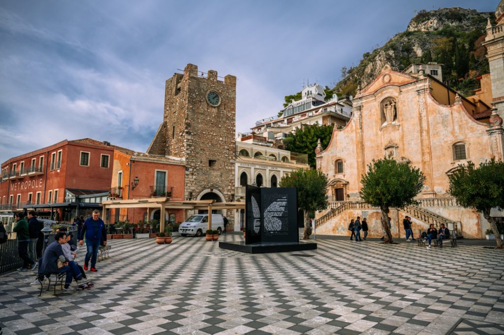 Sycylia autobusem, Sycylia na własna rękę, tydzień na Sycylii, Sycylia w tydzień, wschodnia Sycylia, co zobaczyć na Sycylii, Sycylia atrakcje, Taormina, Etna, Ścieżka Saracenów