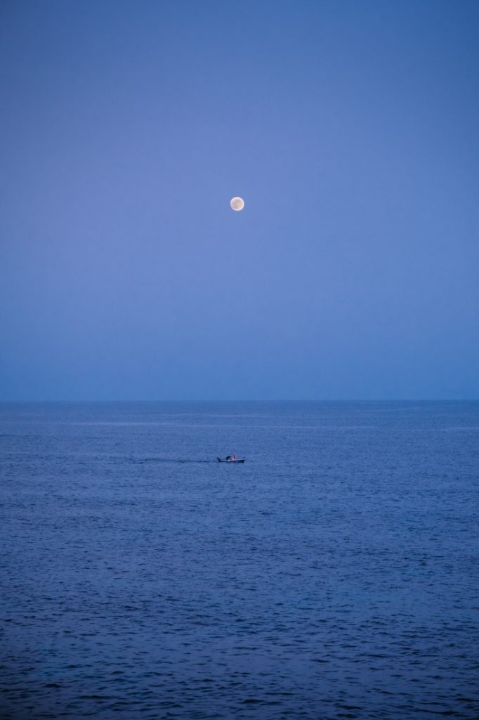 Morze Jońskie, pełnia księżyca, Syrakuzy, plaża w Syrakuzach